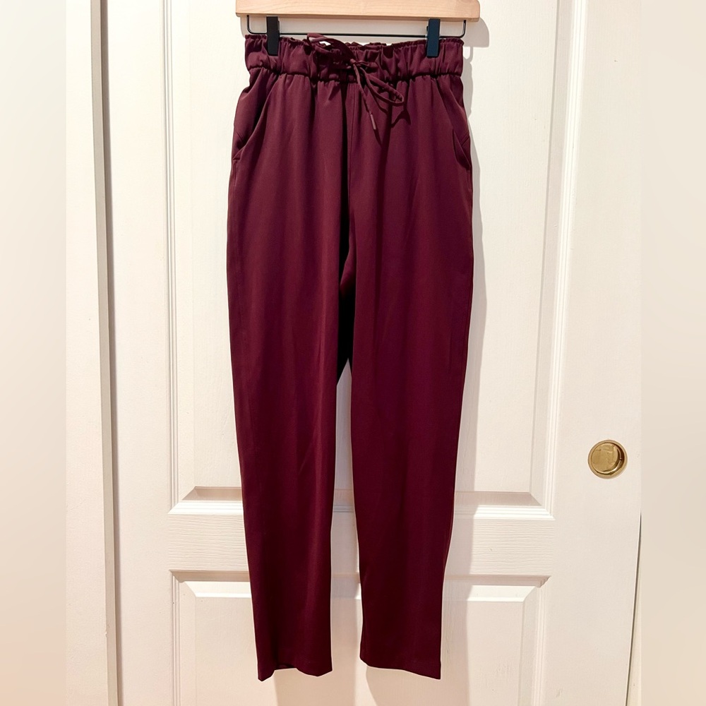 LULULEMON Keep Moving Pants Cassis Size 4